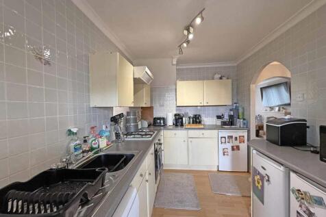 Battershall Close 9 - Kitchen.jpg
