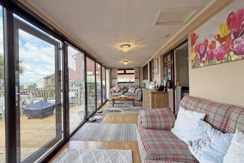 Battershall Close 9 - Sun Room.jpg