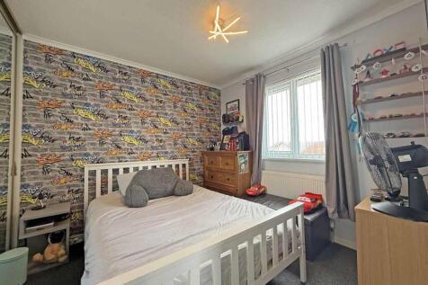 Battershall Close 9 - Bed 2.jpg