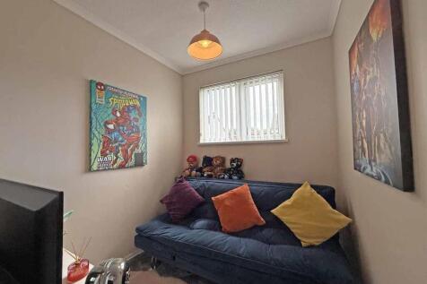 Battershall Close 9 - Bed 3.jpg