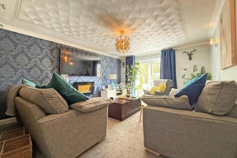Crownhill Road 311a - Living Room.jpg