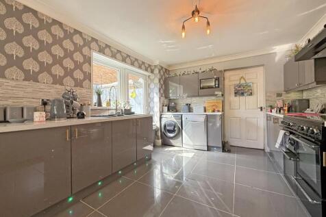 Crownhill Road 311a - Kitchen.jpg