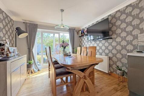 Crownhill Road 311a - Dining Area.jpg