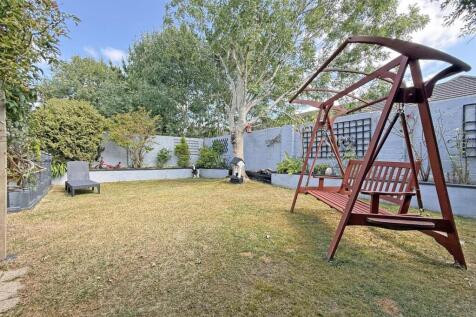 Crownhill Road 311a - Garden.jpg
