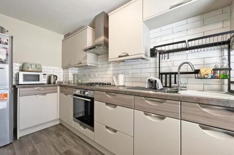 Renassiance Gardens 28 - Kitchen 2.jpg