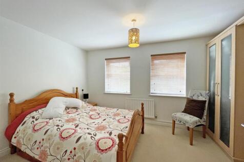 Renassiance Gardens 28 - Bed 2.jpg