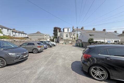 Woodland Terrace 10 Flat 3 - Car Park.jpg