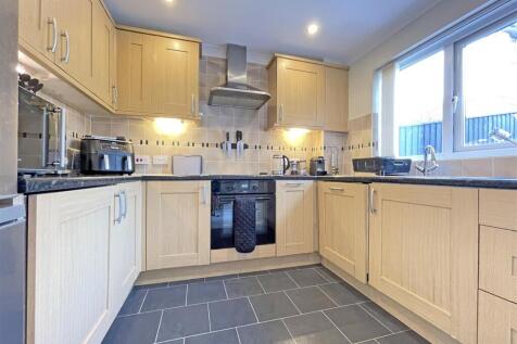 Redwing Drive 2 - Kitchen.jpg