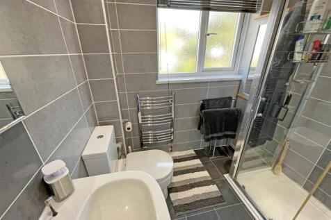 Redwing Drive 2 - Shower Room.jpg