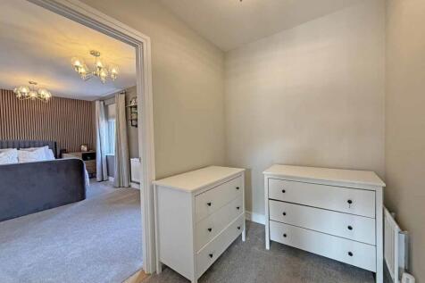 Dorado Street 7 - Dressing Area.jpg