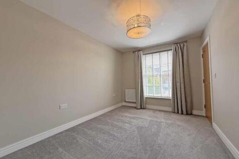 Dorado Street 7 - Bed 6.jpg