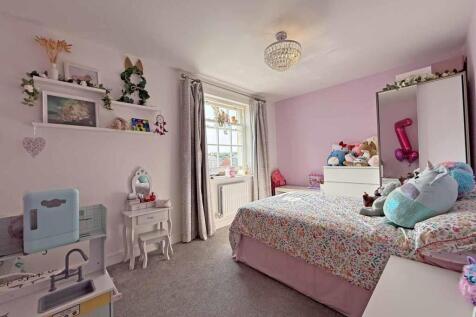 Dorado Street 7 - Bed 3.jpg