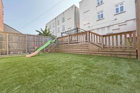 Dorado Street 7 - Garden 4.jpg