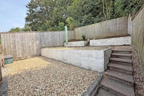 Humber Close 33 - Garden 3.jpg