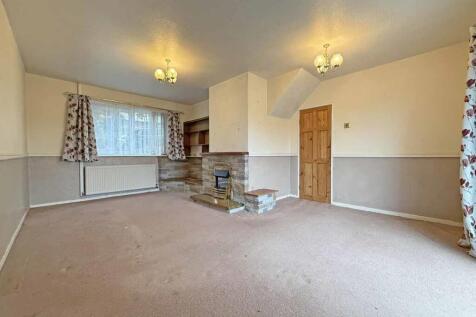 Carradale Road 18 - Lounge.jpg