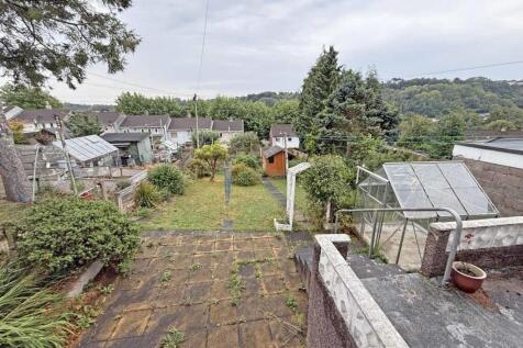 Carradale Road 18 - Garden 0.jpg