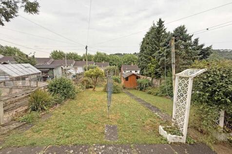 Carradale Road 18 - Garden 2.jpg