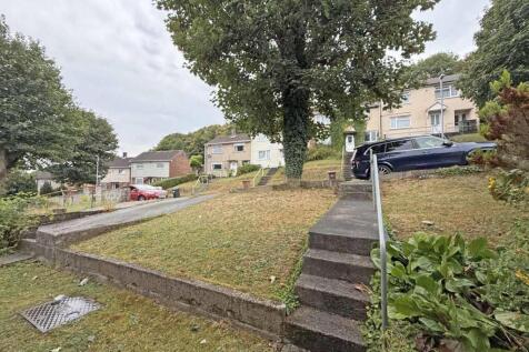 Carradale Road 18 - Front Garden.jpg