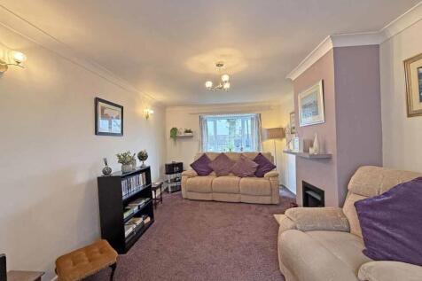 Selkirk Place 23 - Lounge 1.jpg