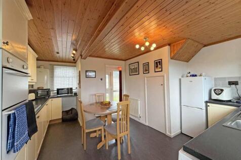 Selkirk Place 23 - Kitchen 3.jpg