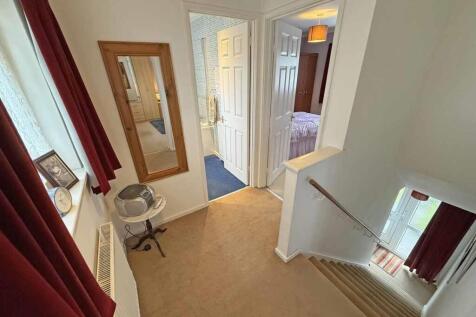 Selkirk Place 23 - Landing.jpg