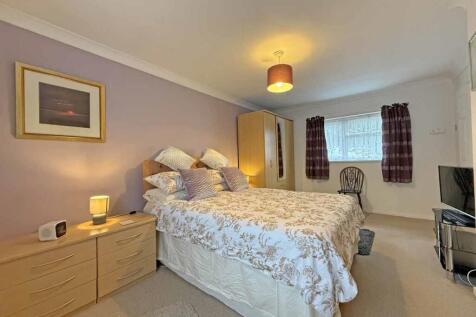 Selkirk Place 23 - Bed 1 Shot 2.jpg