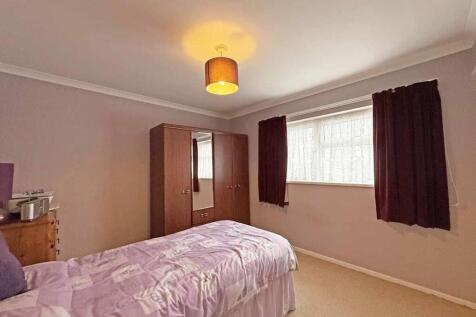 Selkirk Place 23 - Bed 2.jpg