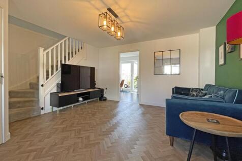 Haycroft Mews 21 - Living Room.jpg
