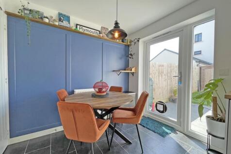 Haycroft Mews 21 - Dining Area.jpg