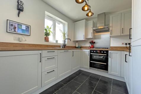 Haycroft Mews 21 - Kitchen Area.jpg