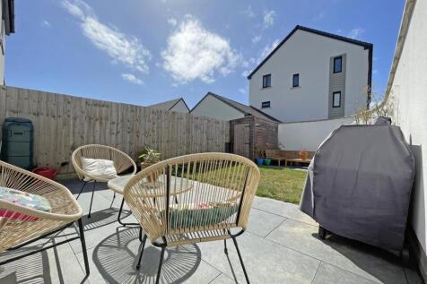 Haycroft Mews 21 - Patio.jpg