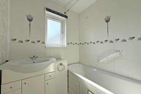 Granby Way 281 - Bathroom.jpg