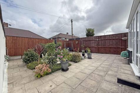 Old Woodlands Road 25 - Garden 2.jpg