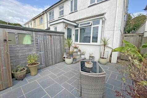 Stentaway Road 7 - Front Patio.jpg