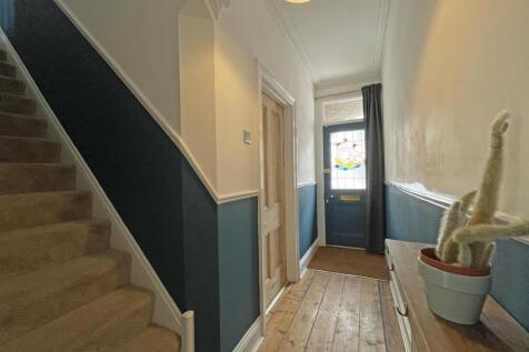 Durban Road 22 - Entrance Hall...jpg