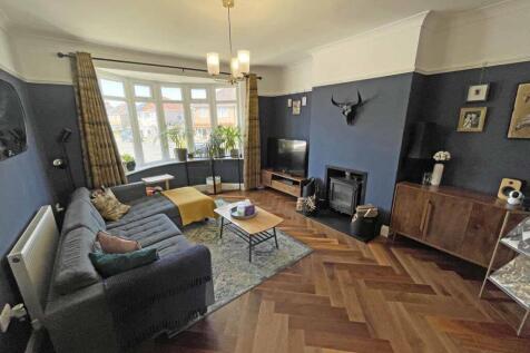 Beacon Down Avenue 40 - Lounge 1.jpg