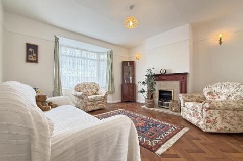 Tor Road 47 - Living Room.jpg