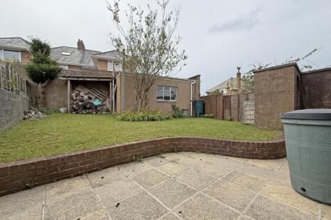 Tor Road 47 - Patio.jpg