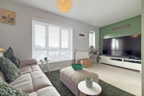 Coscombe Circus 25 - Living Room.jpg