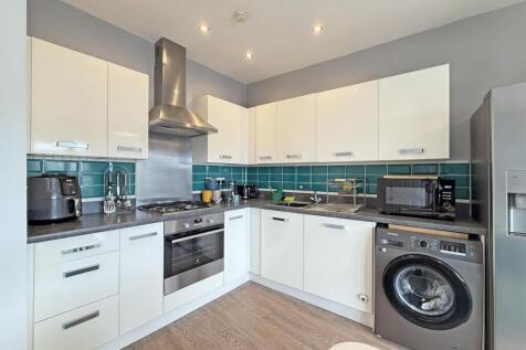 Coscombe Circus 25 - Kitchen.jpg