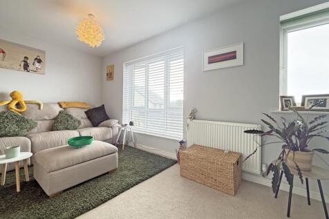 Coscombe Circus 25 - Living Room Two.jpg