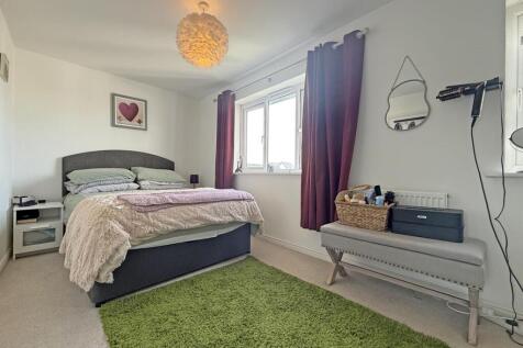 Coscombe Circus 25 - Bedroom One.jpg