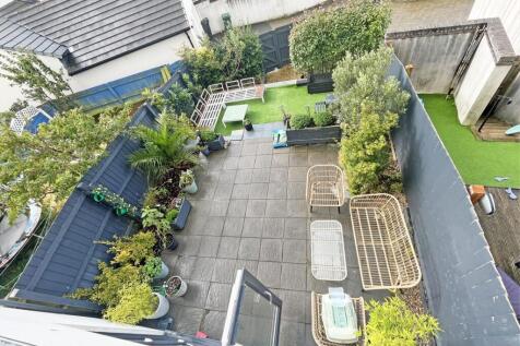 Coscombe Circus 25 - Garden 2.jpg