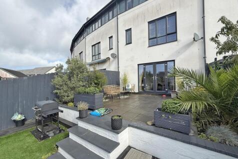 Coscombe Circus 25 - Patio Two.jpg