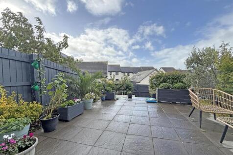 Coscombe Circus 25 - Patio.jpg