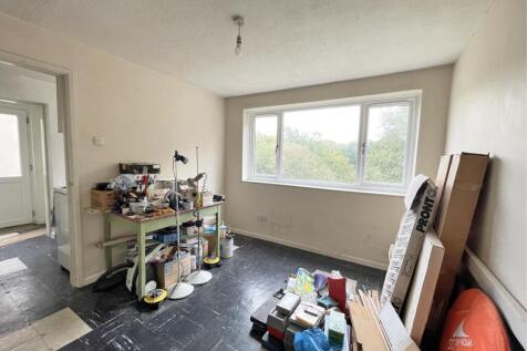 Erlstoke Close 37 - Dining.jpg