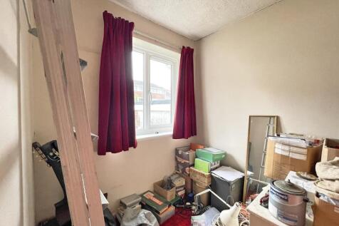 Erlstoke Close 37 - Bed 3.jpg