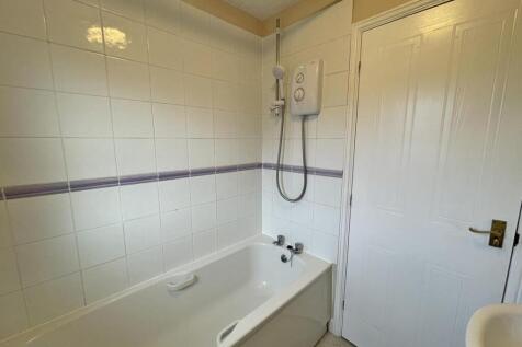 Frobisher Approach 16- Bathroom 2.jpg