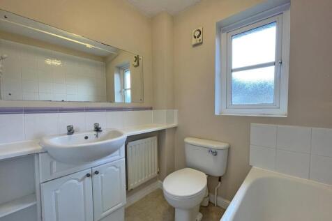 Frobisher Approach 16- Bathroom.jpg
