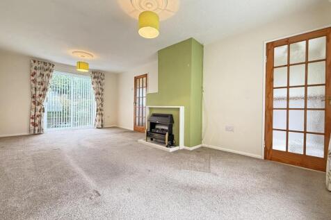 Clittaford Road 112 - Living Room.jpg